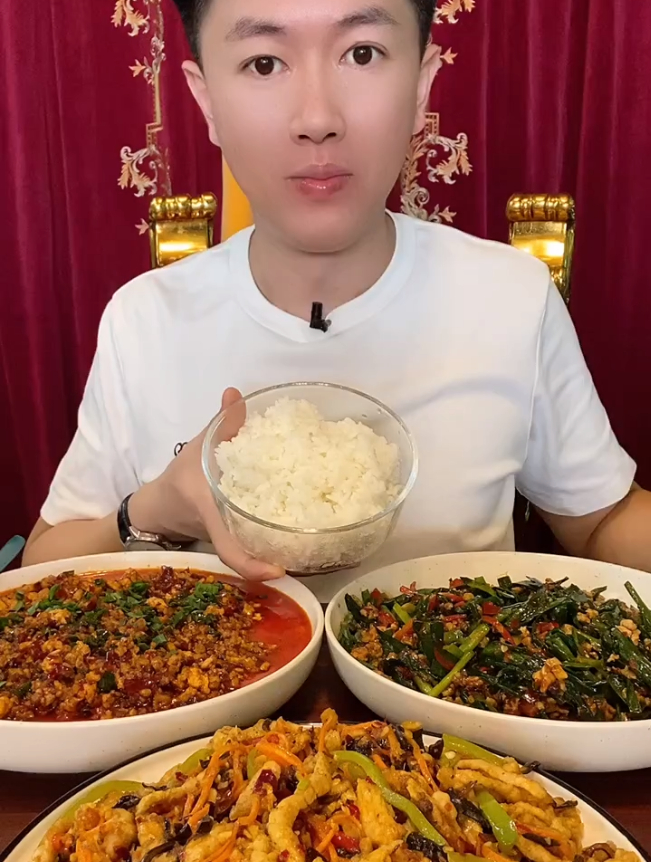 盘锦大米成好吃了 软糯香 有嚼劲儿 做一锅饭 飘香满屋