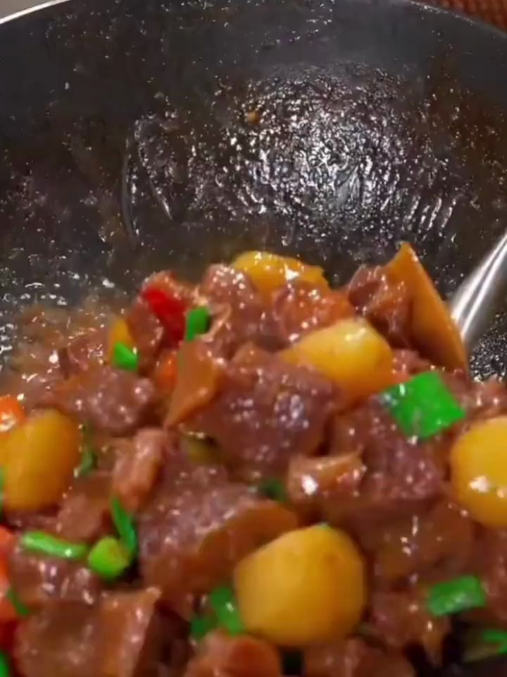土豆炖牛肉来了,这样做出来的软烂入味