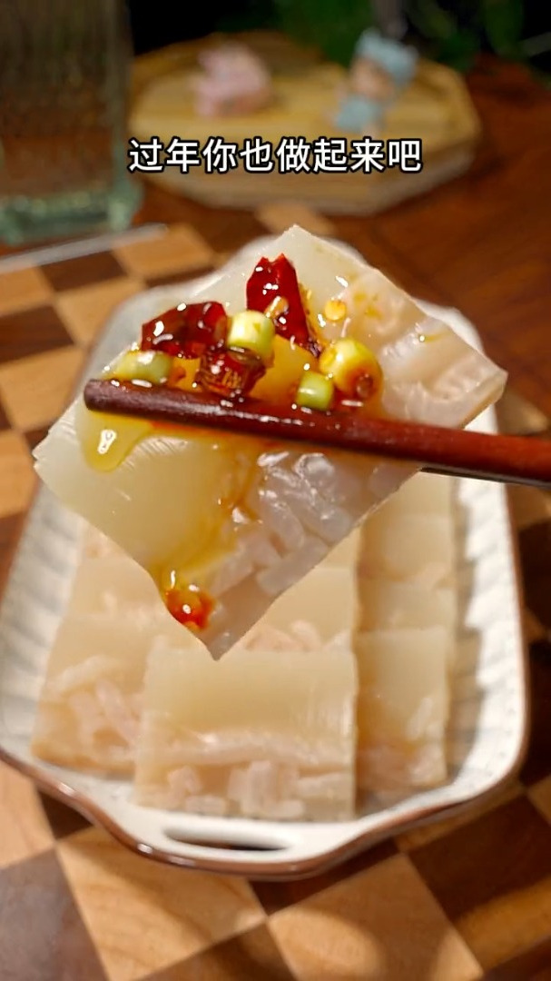 又到了熬肉皮冻的季节,家常皮冻做法