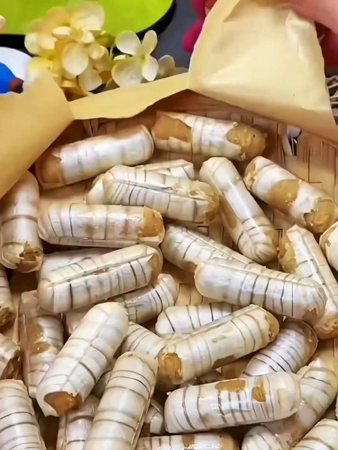 满满童年回忆的老北京大虾酥,还是儿时味道,一口下去酥脆掉渣!