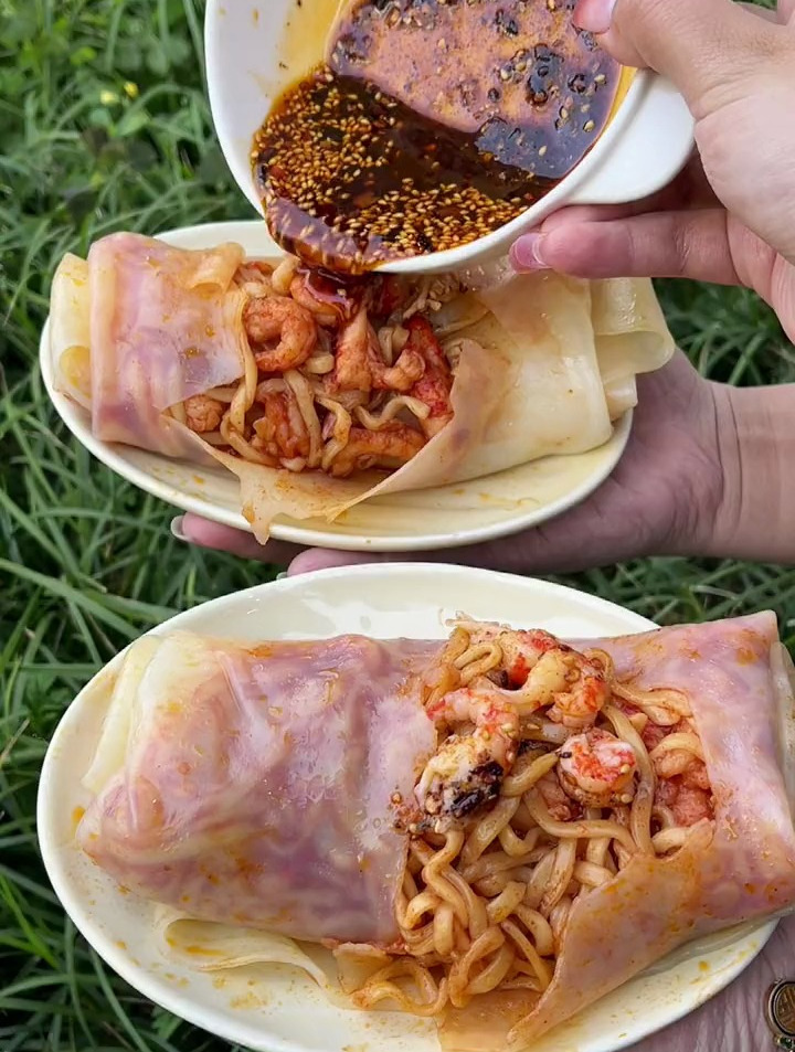 在南京!被这一口小龙虾火鸡面馋哭了……