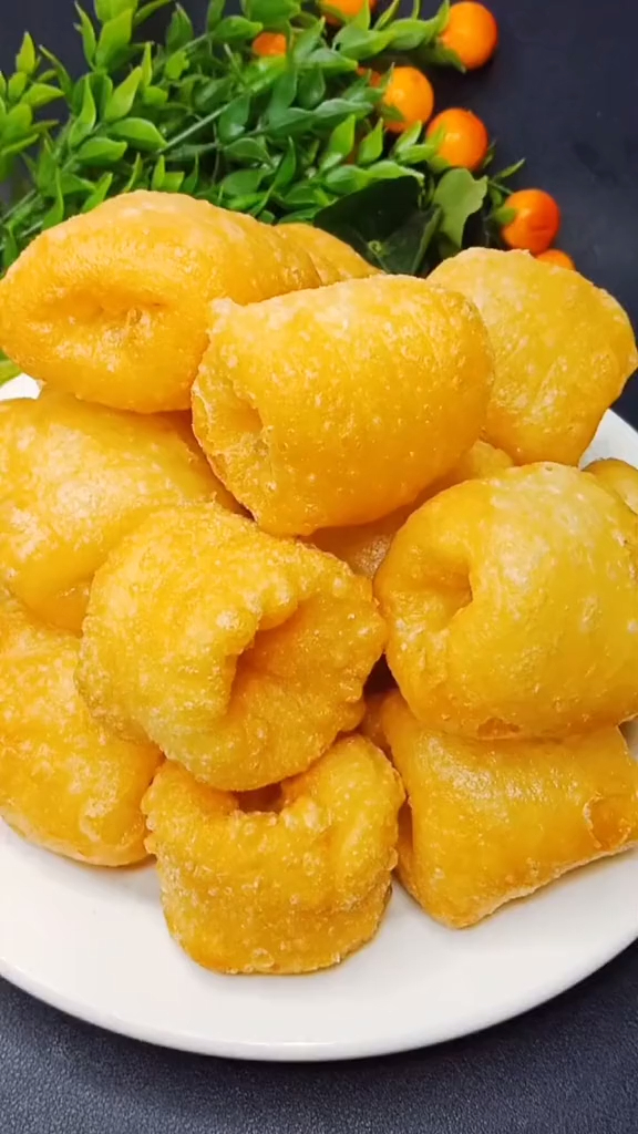 今天分享一道好吃的小零食,糯米白发糕,小孩老人都爱吃