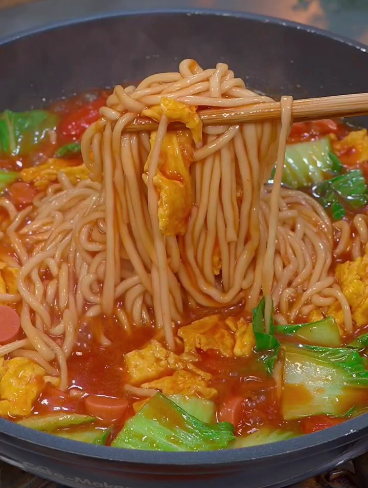 西红柿鸡蛋面,汤酸开味,比饭店的都好吃