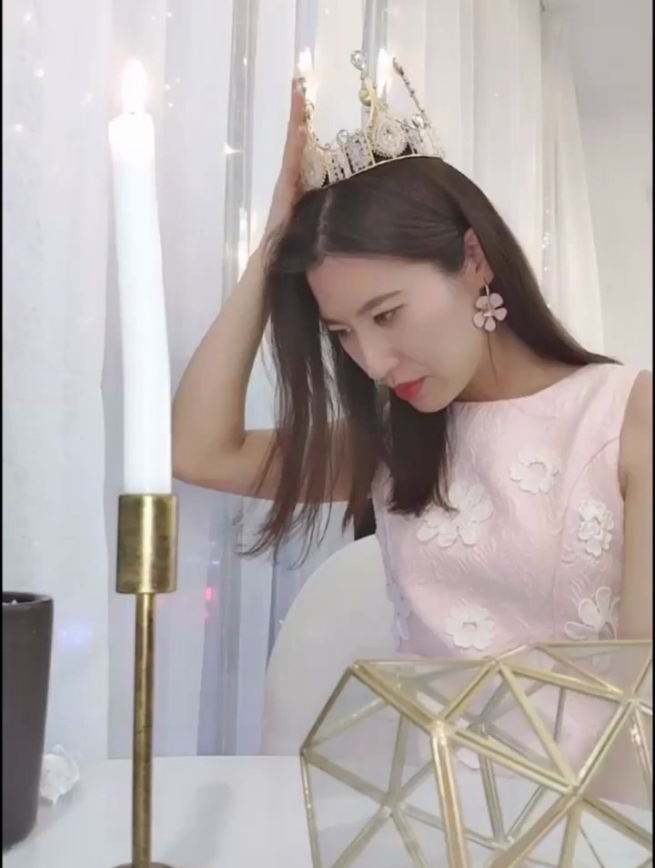 公主羽毛蛋糕 还有灯