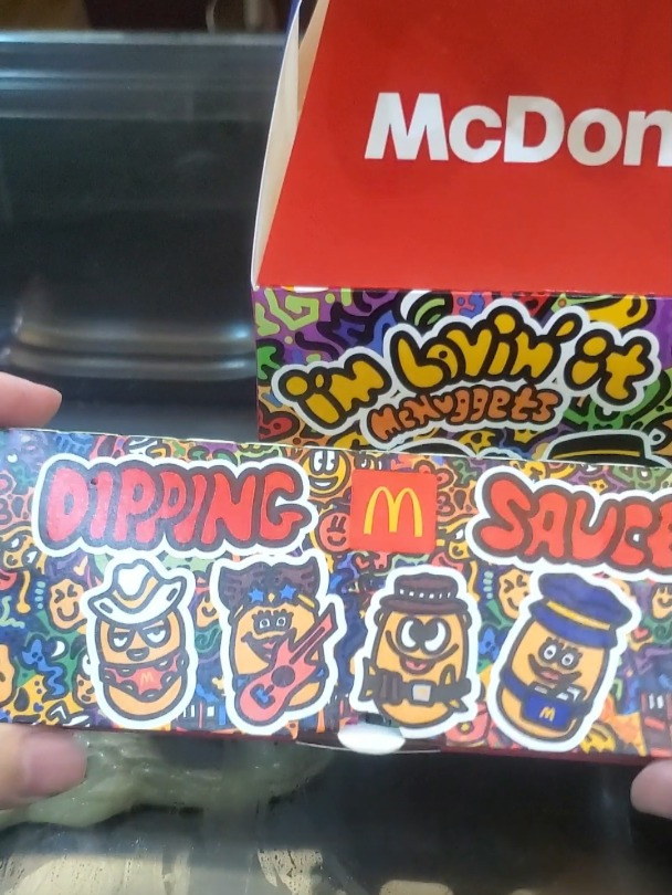 麦当劳六一20元20块鸡块,四种酱哪个最好吃!