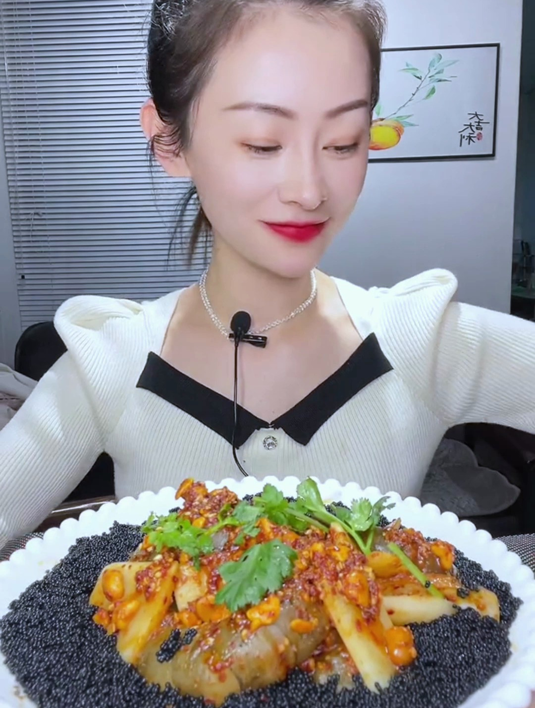 黑鱼籽丈母娘酱拌虾仁