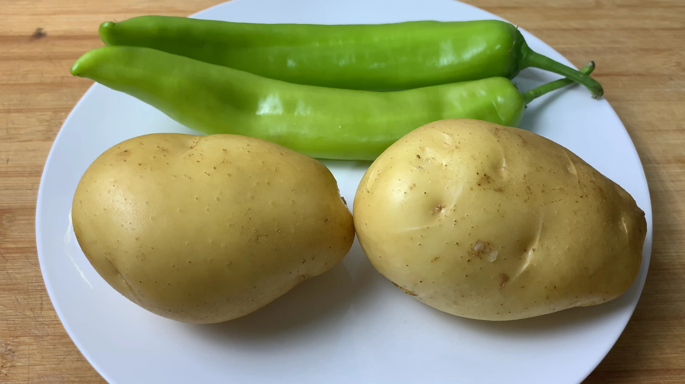 青椒土豆丝，焯水还是直接炒？很多人都做错了，大厨教你正确做法