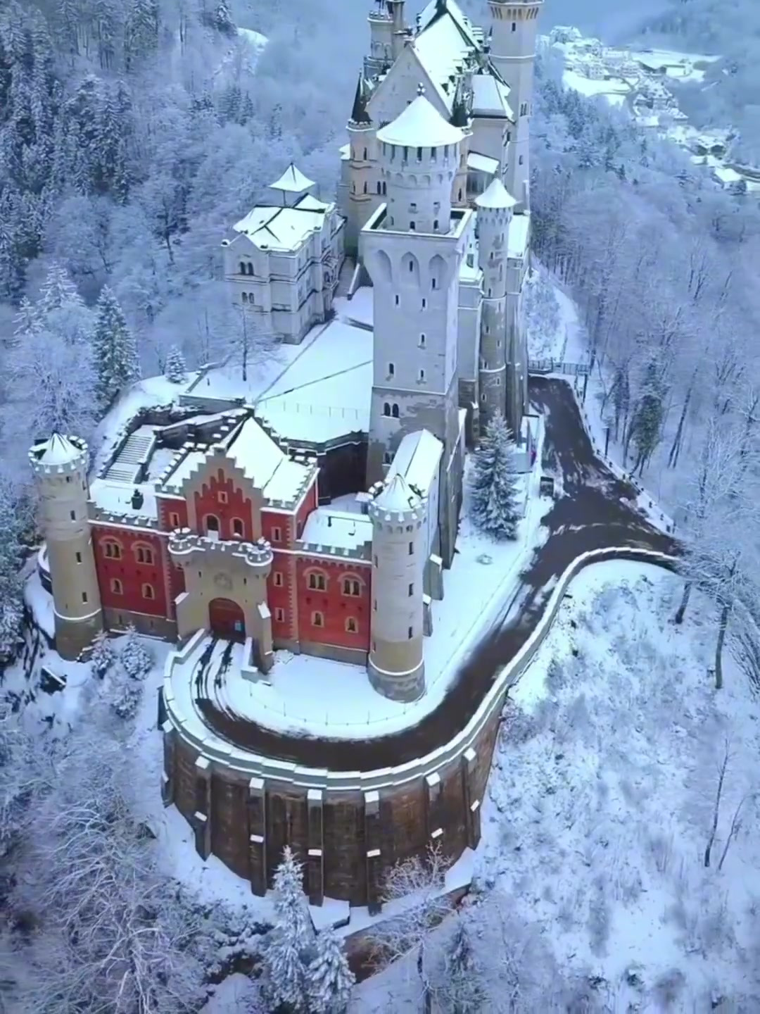 新天鹅堡,迪士尼城堡的原型,白雪公主与王子的爱情见证地