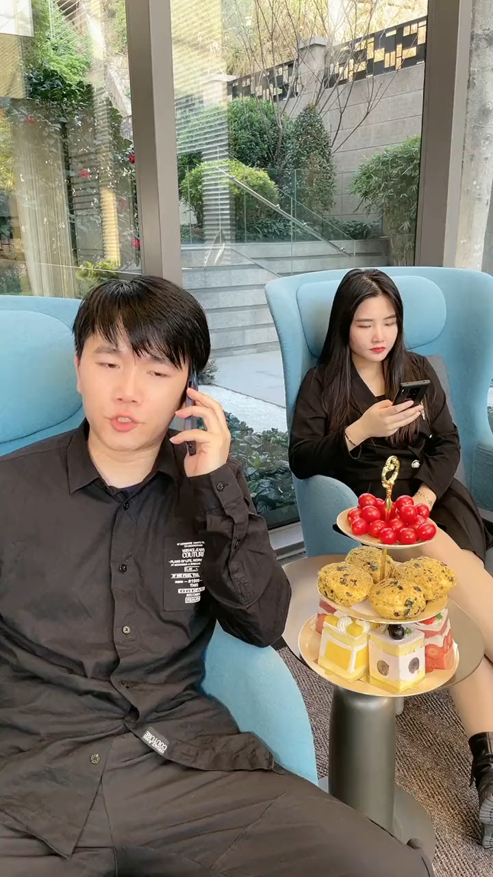 还好我会多国语言,把老婆成功蒙过去了!我算是见识到了!