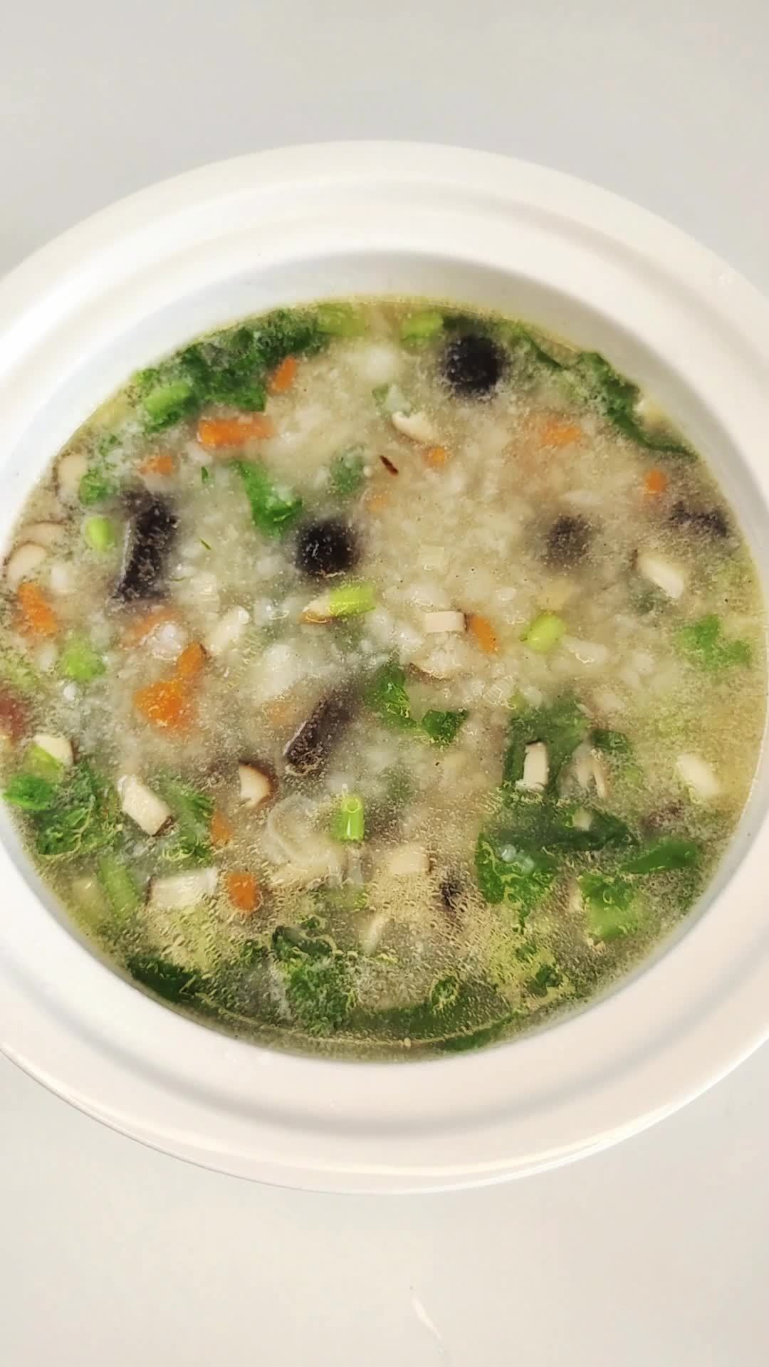 秋天换季了,做个海参山药汤,口感丝滑!