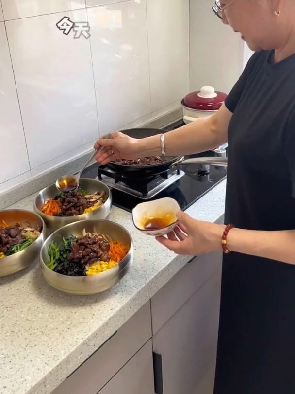 求你们去做!我婆婆做的烤牛肉拌饭太香了!简单没美味又营养!