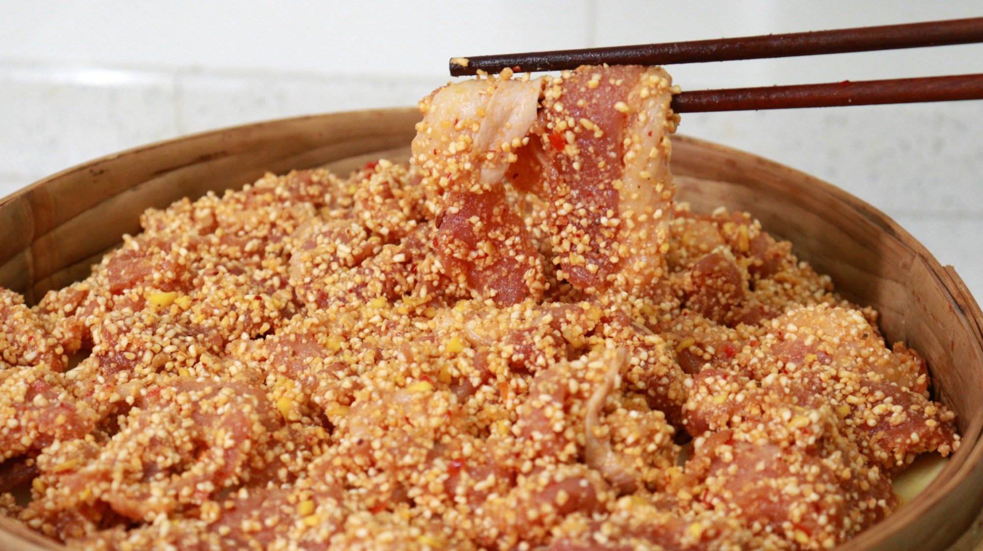 这才是粉蒸肉的正宗做法，步骤手把手教会你，软糯入味一点不腻