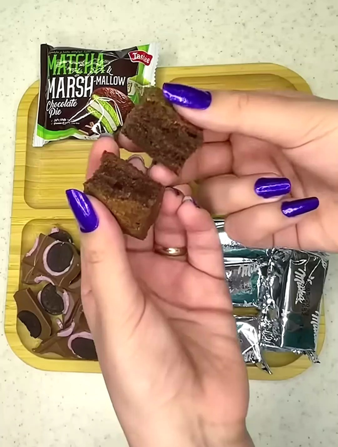 ASMR:装满巧克力面包的拼盘