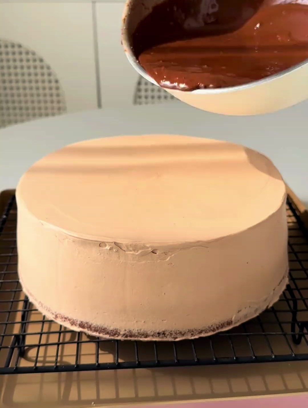 费列罗巧克力蛋糕,谁能拒绝这样的一口小蛋糕呢~甜品治愈一切