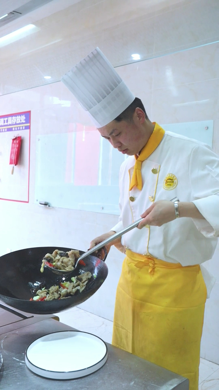 正宗木耳肉片做法,好吃又好做!
