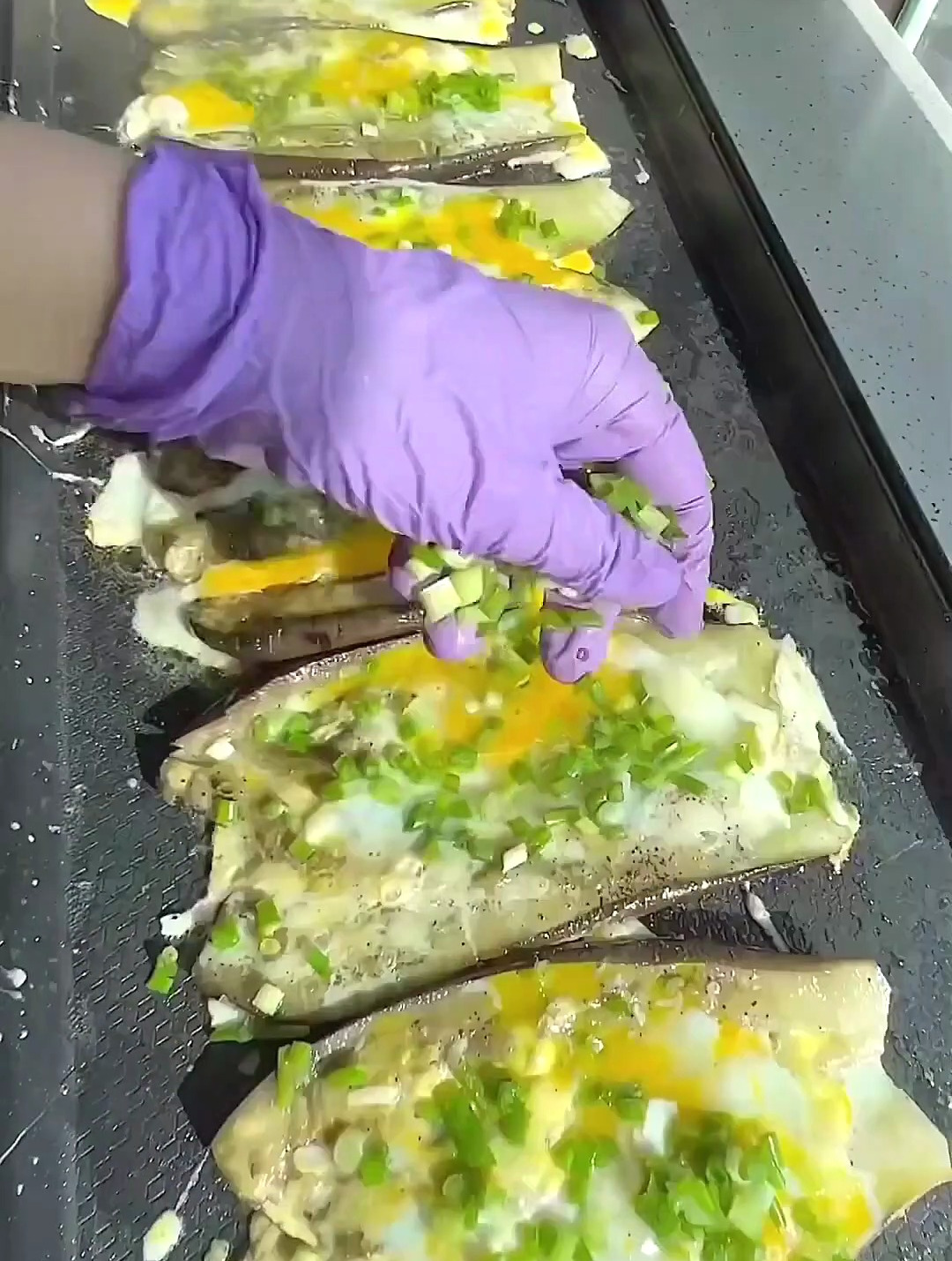 解压美食:看起来不怎么样,吃起来很美味的鸡蛋烤茄子