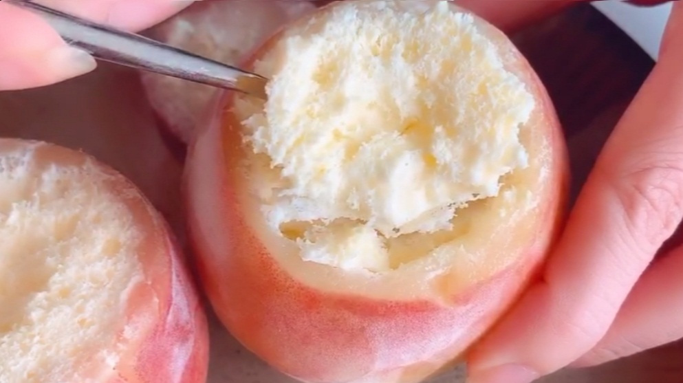 夏日限定!一整颗桃子的少女蜜桃冰激凌~可颜可甜~