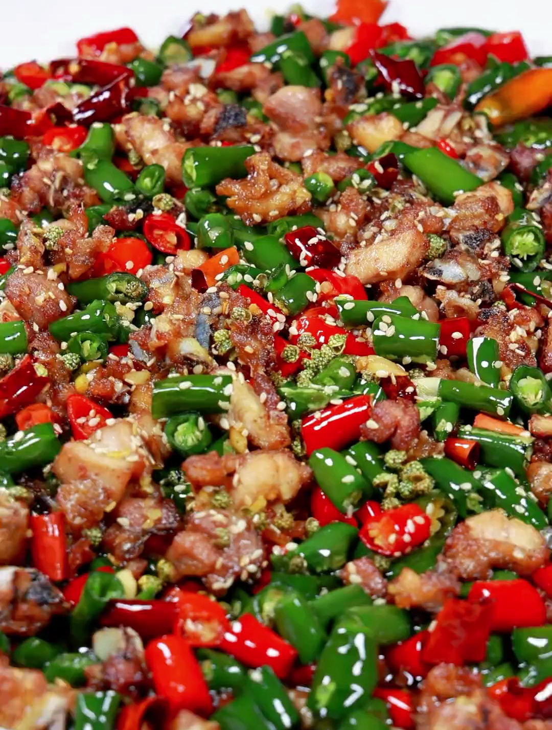 这道双椒鸡比江湖菜馆的还好吃,又麻又辣非常过瘾