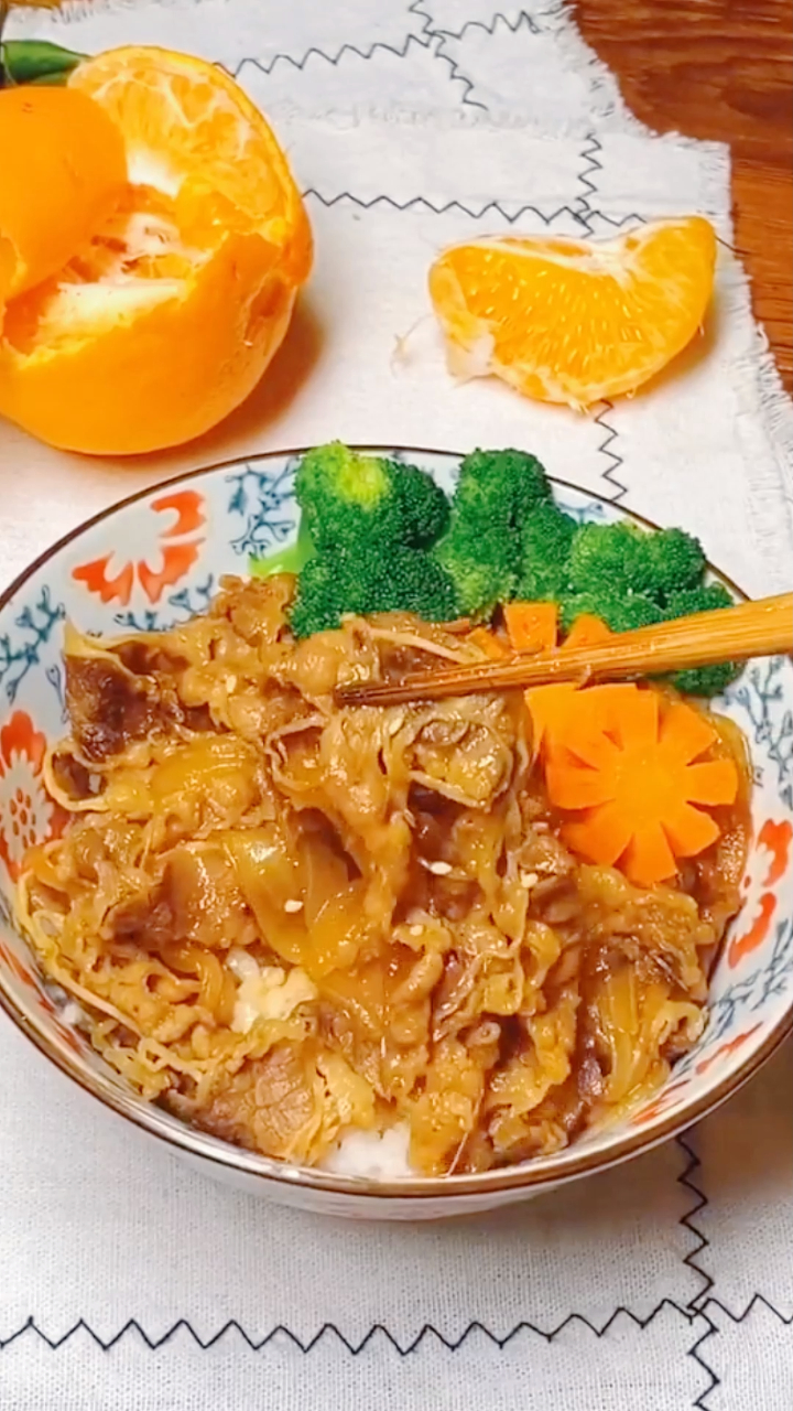 在家做好吃的吉野牛肉饭,好吃的根本停不下来