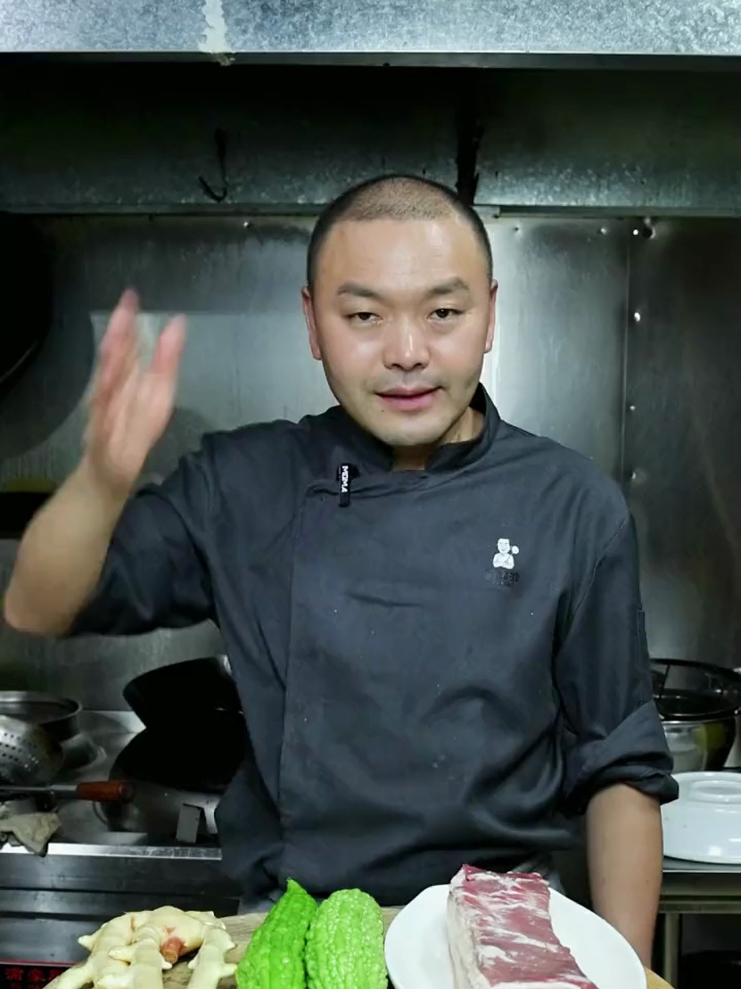 今天做一道经典的家常菜 豆豉回锅肉,做法简单又下饭