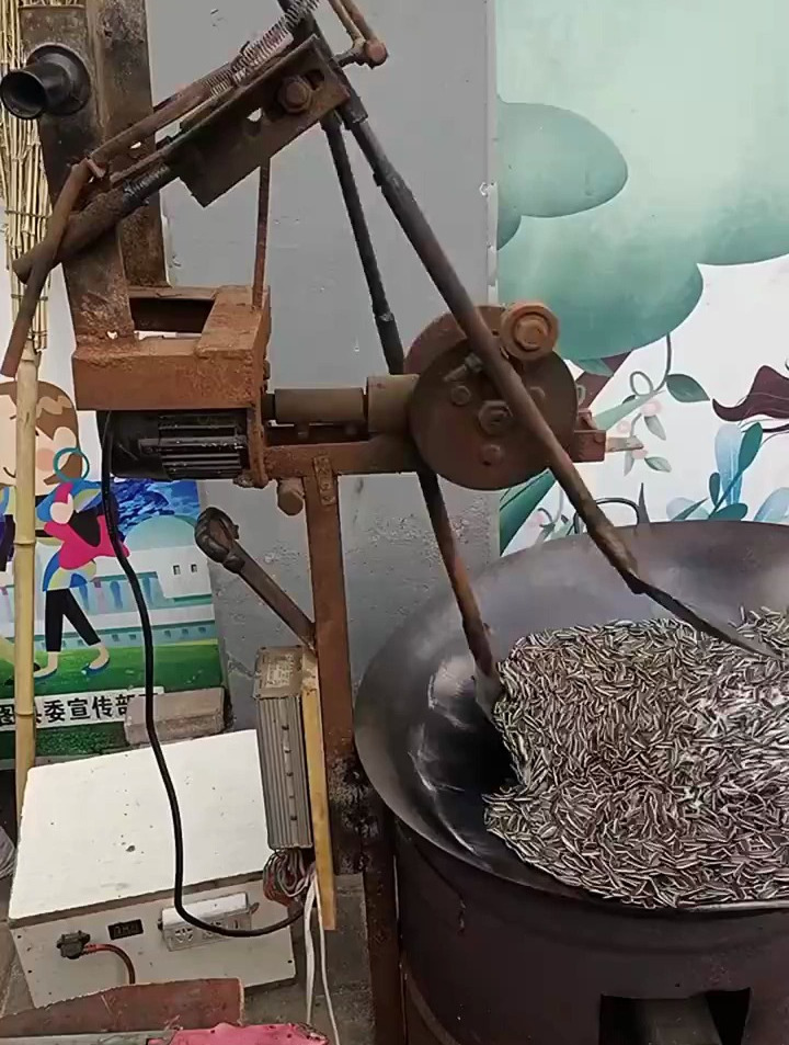 传统铁锅炒瓜子,解放双手