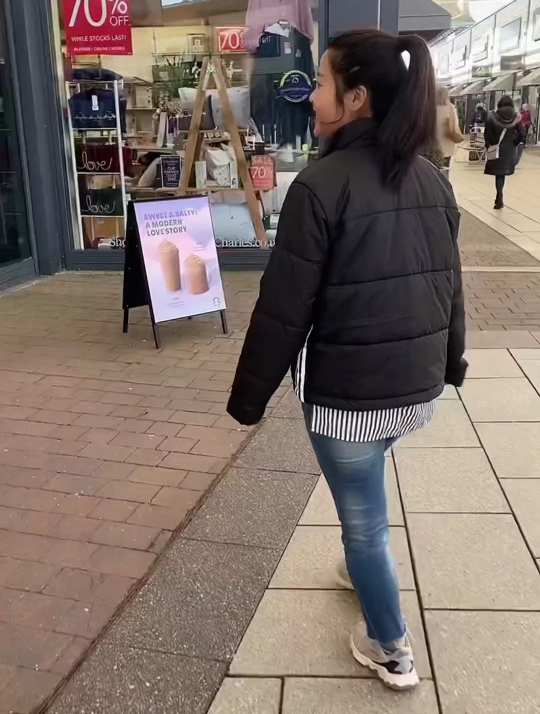 英国的星巴克,一来就有一种进了快餐店的感觉