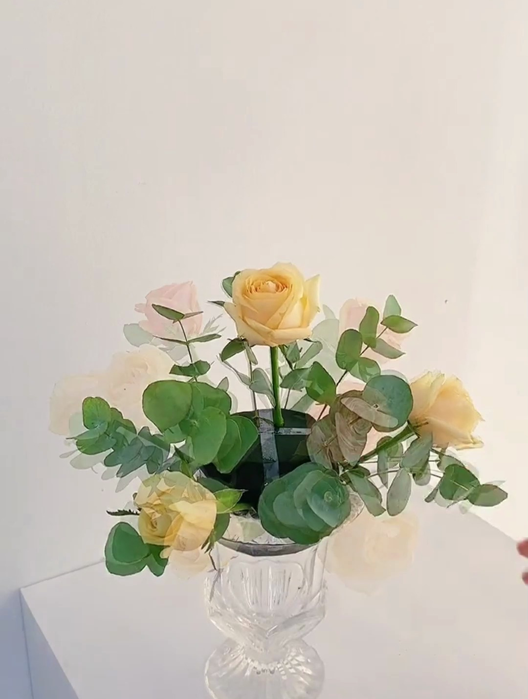 如何让烛光晚餐更加浪漫,试试这款餐桌花吧