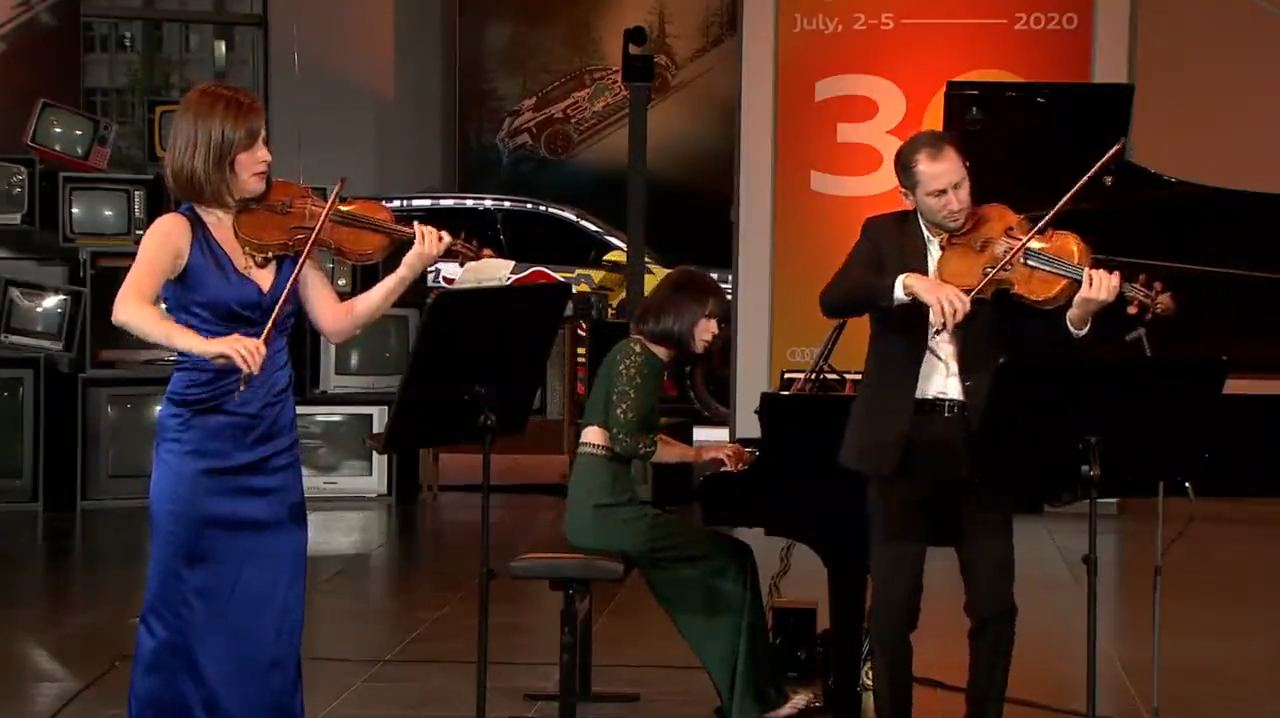 爱丽丝与丽莎协作舒伯特《鳟鱼》五重奏