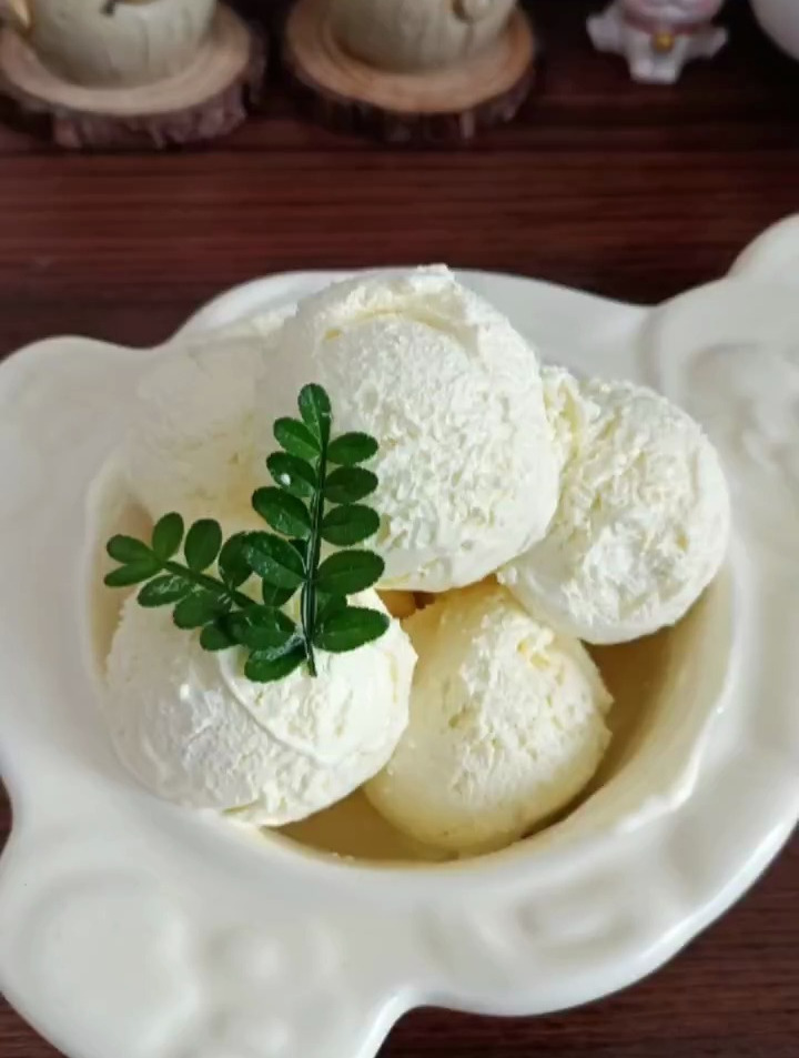 细腻顺滑无冰碴的香草冰激凌教程来啦