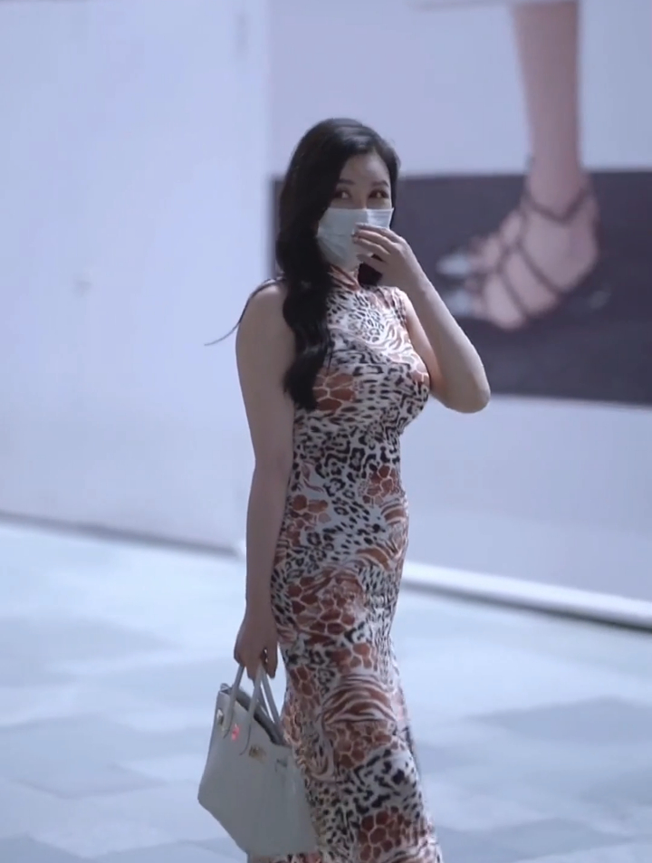 女生还是肚子上有点肉肉更可爱