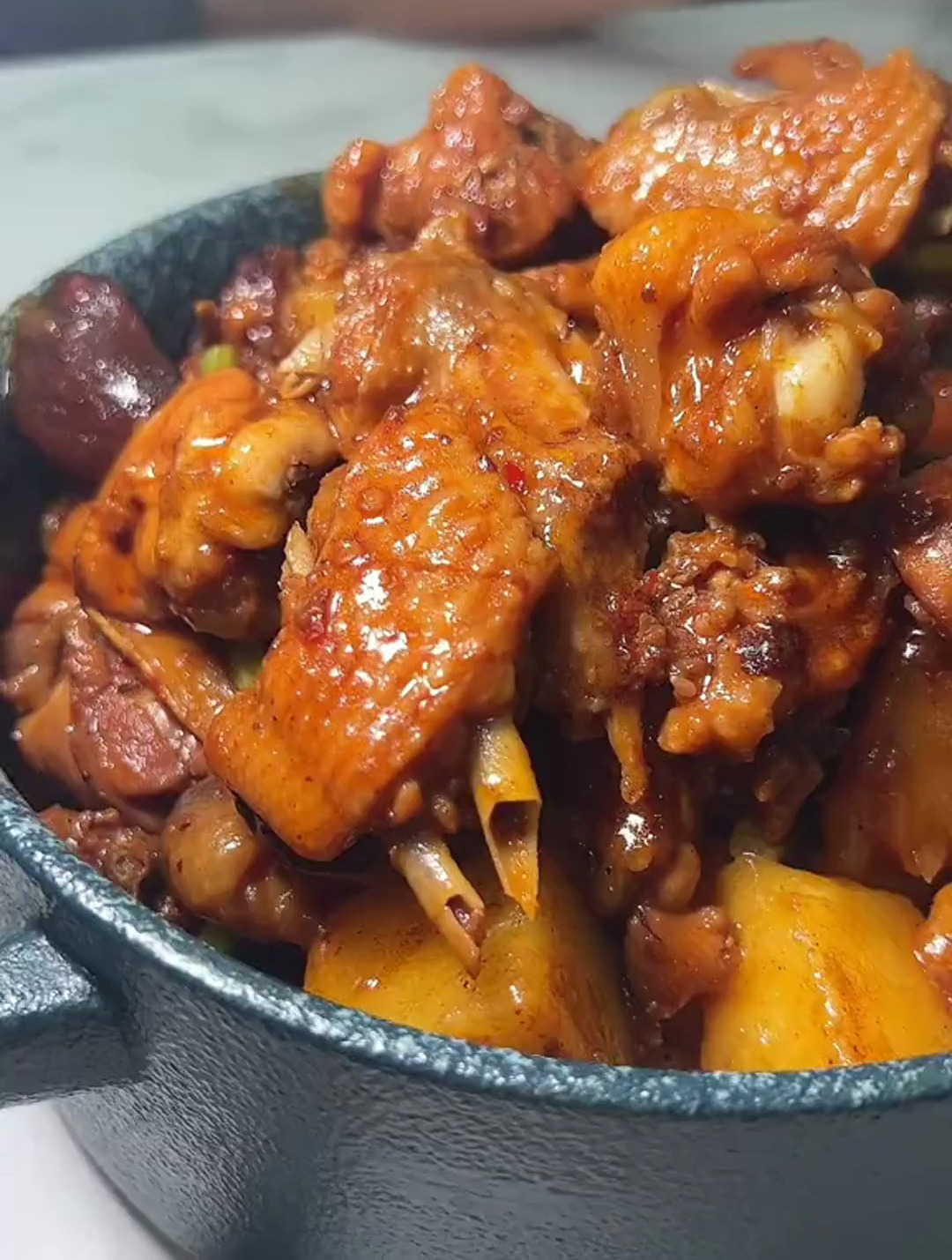 吃鸡公煲你们爱配米饭还是方便面?