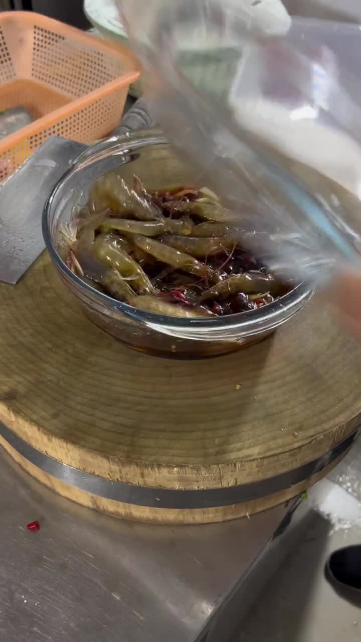 吃遍中国第3913天:赣州生吃虾蟹!