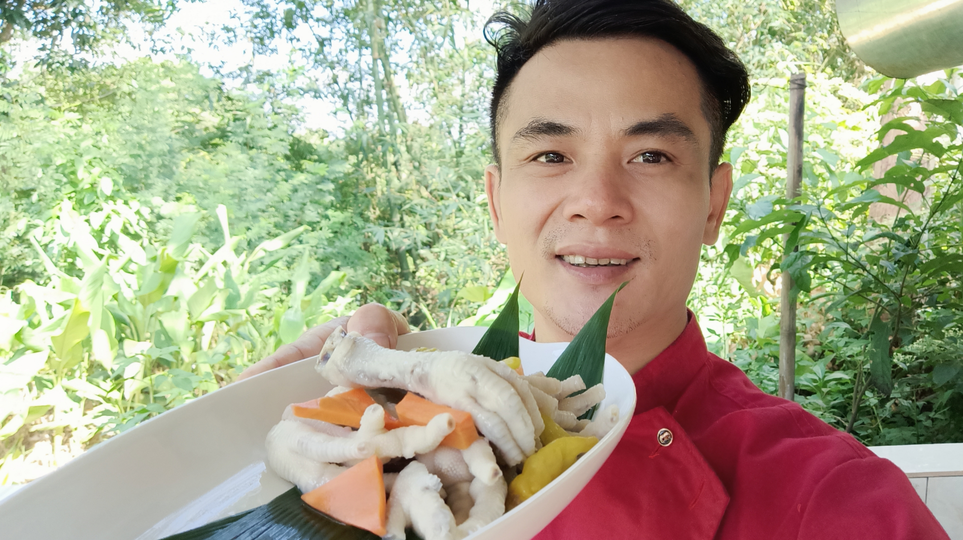 大厨八哥教你“泡椒鸡爪”正宗做法,酸辣爽口,开胃,越吃越过瘾