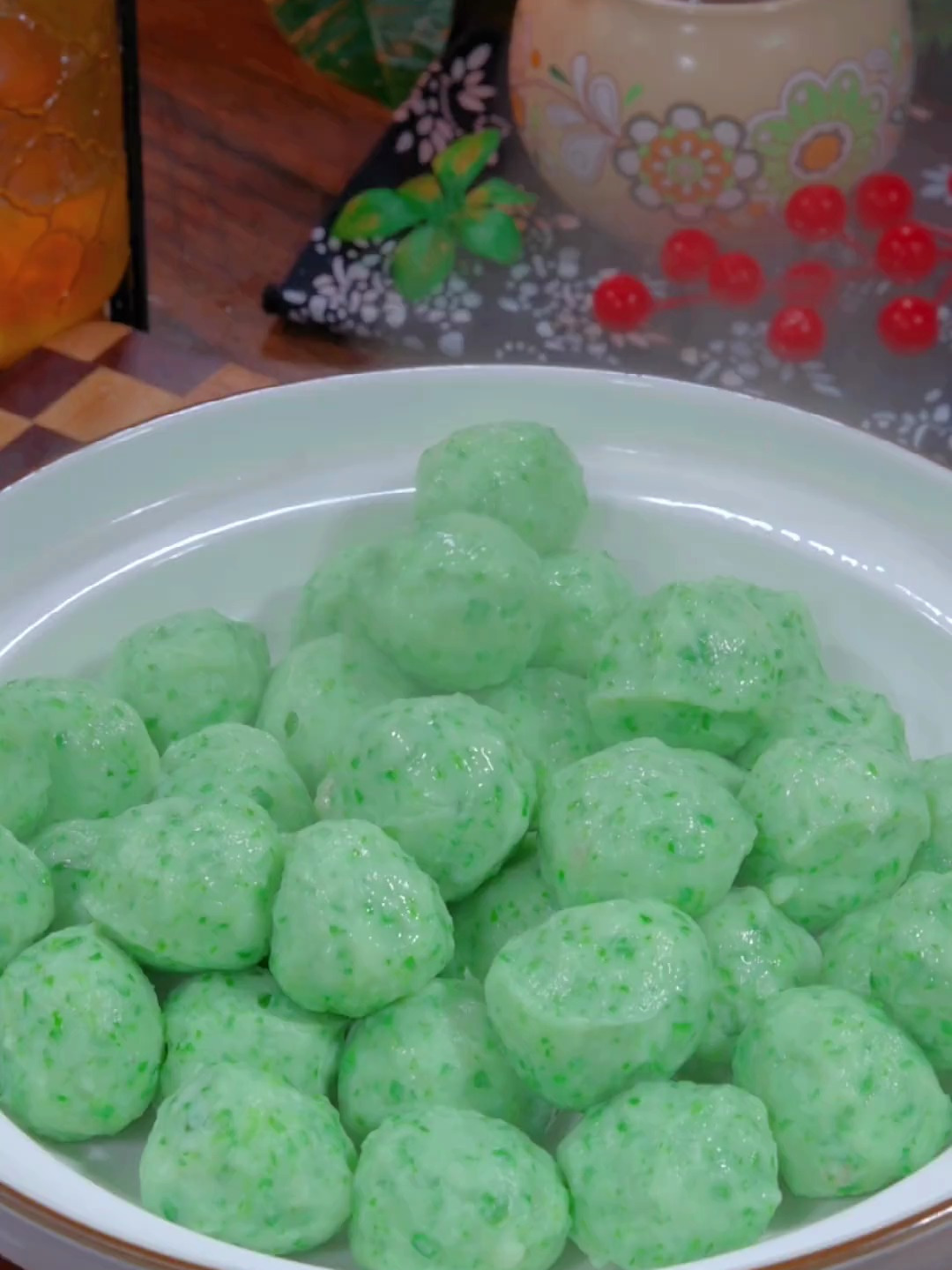 今天分享菠菜鱼丸的制作方法,鲜美又营养,大人小孩都爱吃