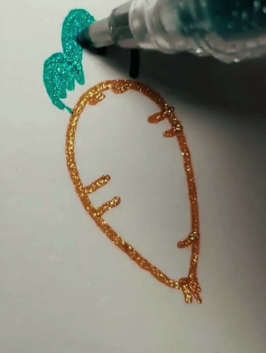 一个简单的胡萝卜简笔画