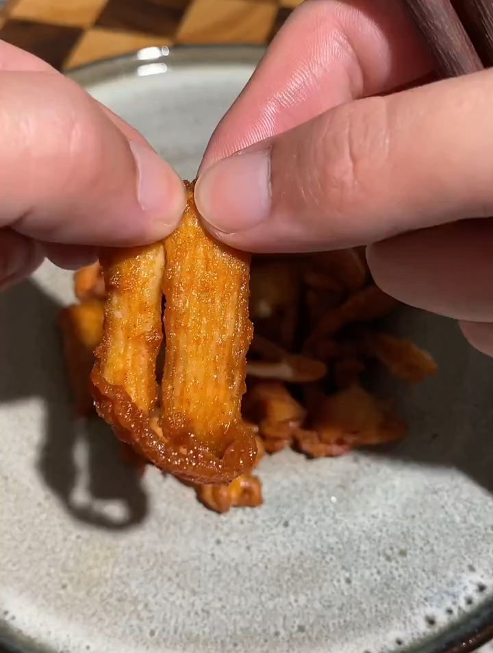 手撕蒜香鸡胸肉 非常好吃,赶快做起来