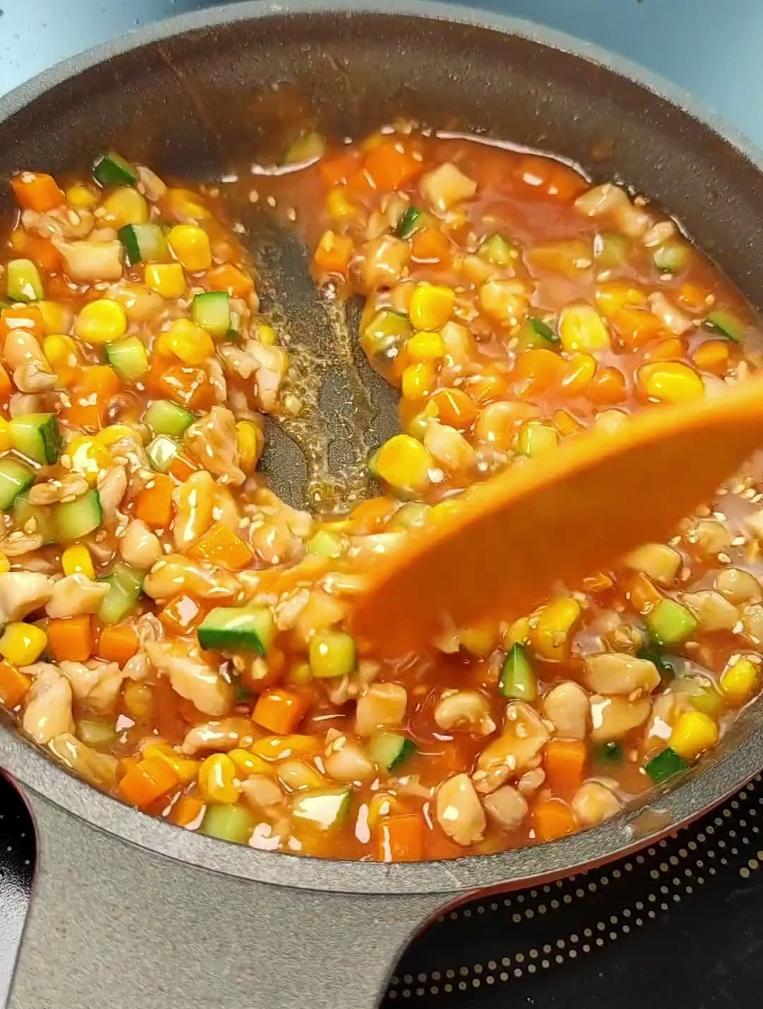 宫保鸡丁盖饭,简单的炒菜,也能让娃食欲大开,好吃到舔手指