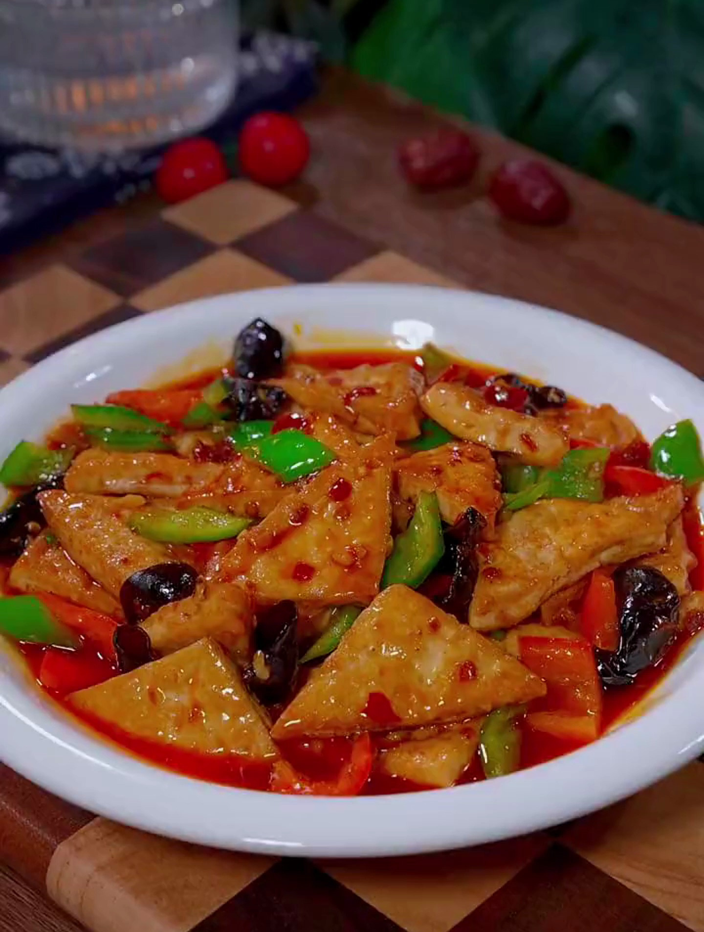 这道酱香豆腐,味道鲜美,比大鱼大肉还好吃