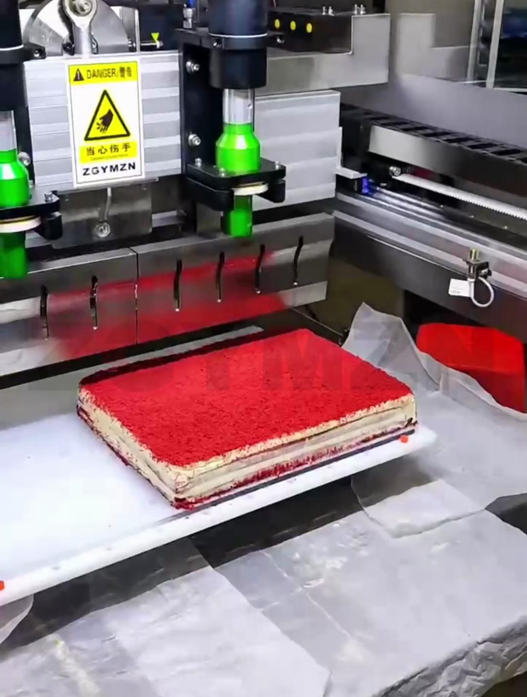 沃尔玛同款咸奶油红丝绒蛋糕切块