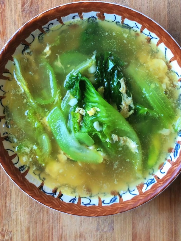 清淡的丝瓜汤怎么做,分享一道丝瓜生菜鸡蛋汤