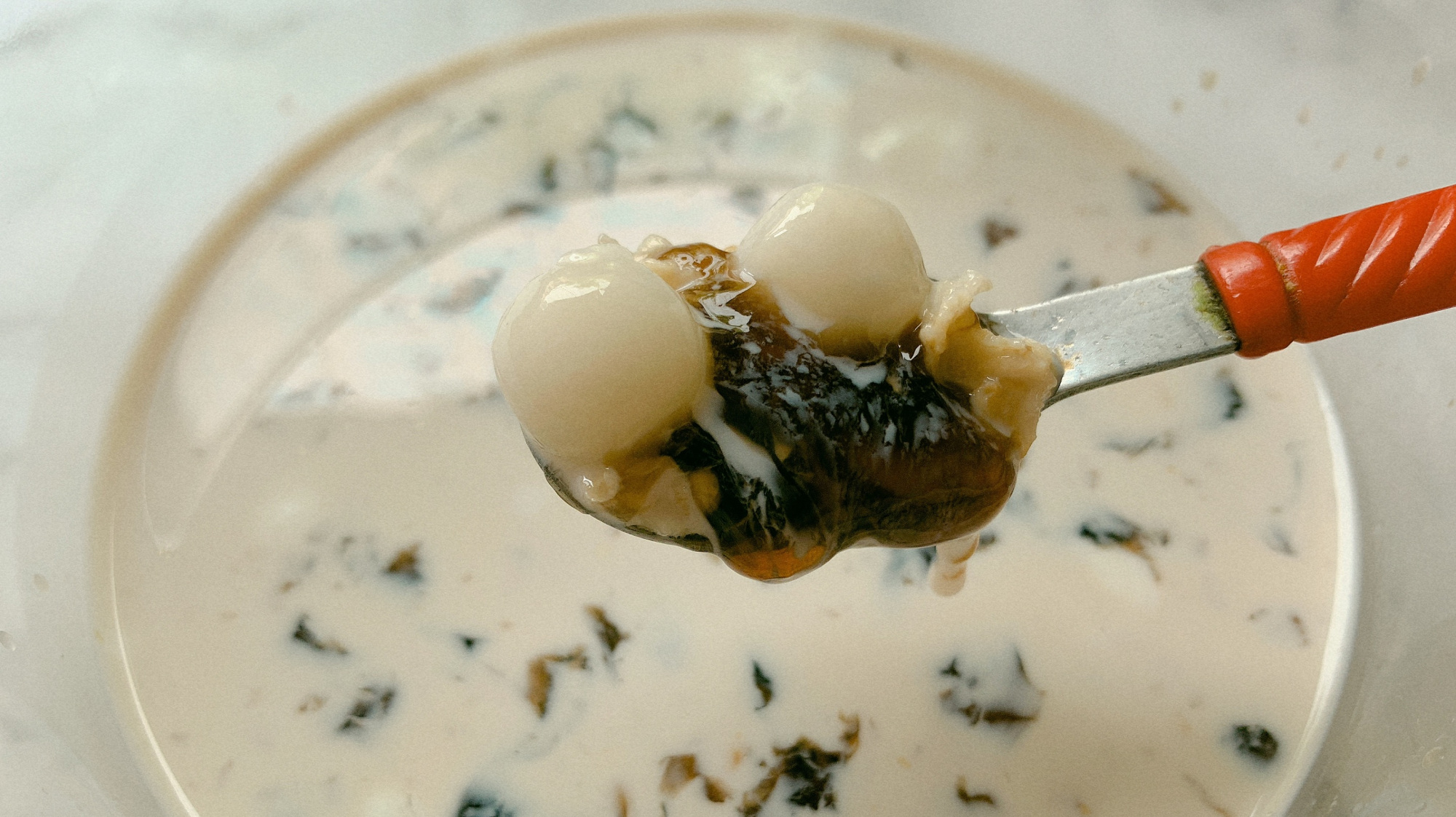 牛奶+燕麦+龟苓膏+小汤圆?清奇组合意外好吃!
