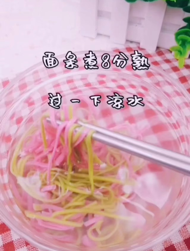 面条换种做法,简单好吃的面条蒸蛋糕