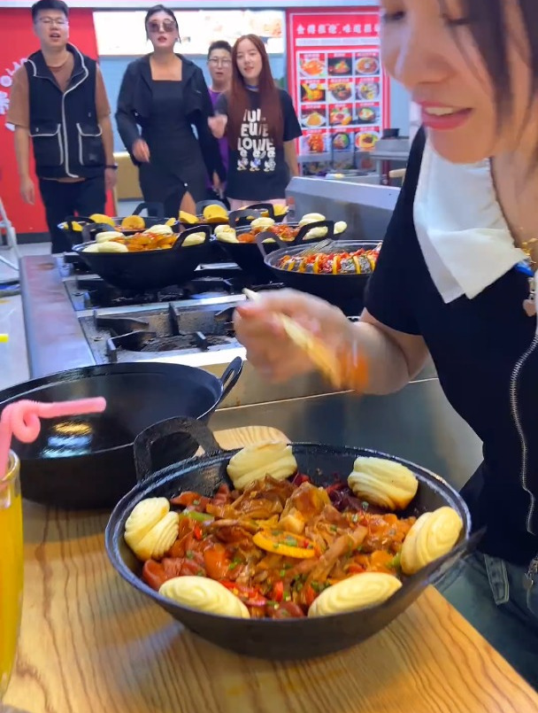 特色小地锅,6种口味,30多道菜品,也可做清真菜品