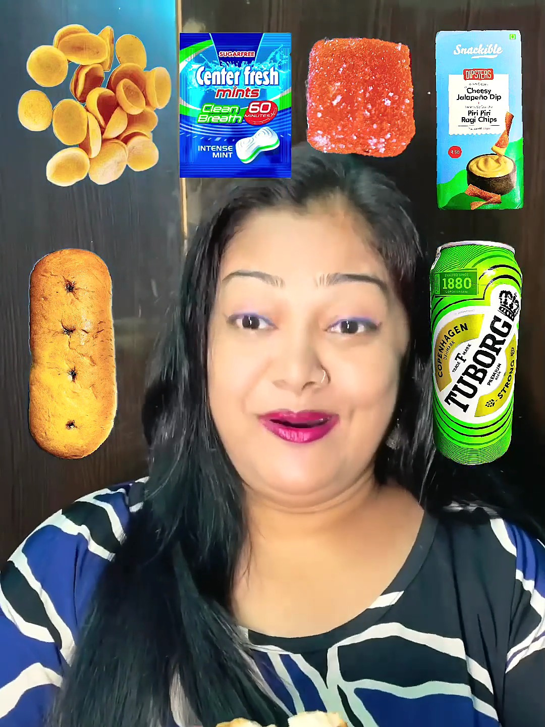 表情包美食ASMR:表情符号挑战吃夹心面包和啤酒