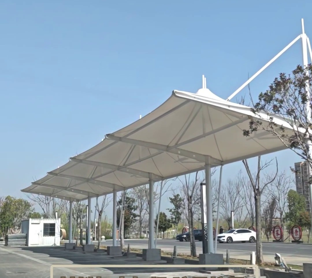 膜结构停车棚防风设计,危机预案筑牢客户安全感