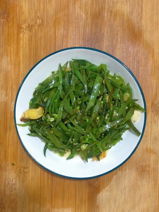 素菜食谱大全,分享一道素炒眉豆角