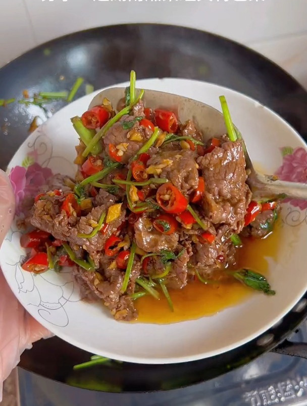 湘菜小炒黄牛肉,简单好吃又下饭