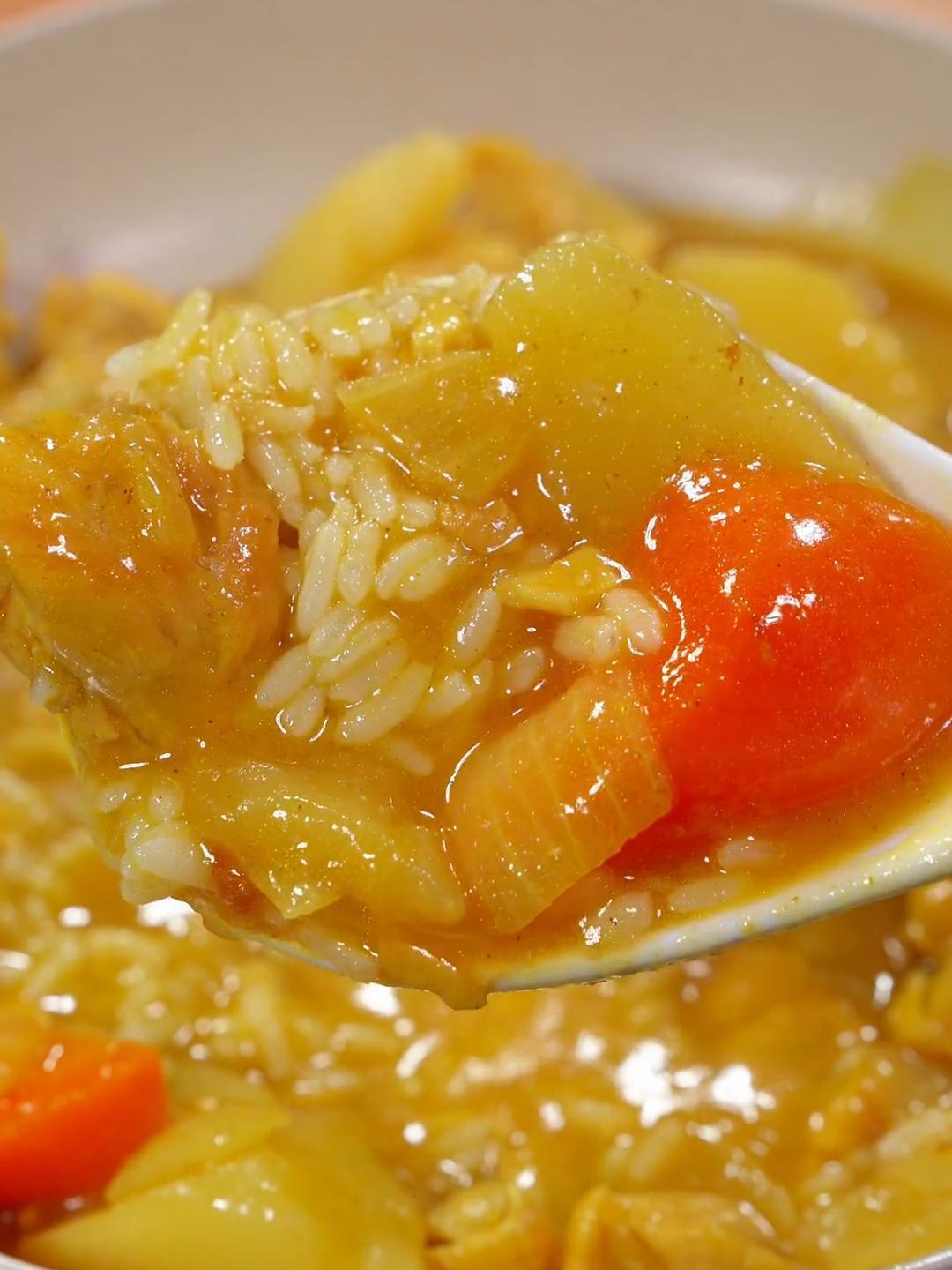 这样做的咖喱鸡肉饭,小朋友一口接一口