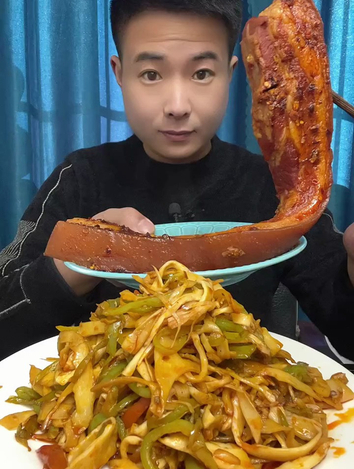 吃播长视频,今天吃红烧肉,辣椒炒糯米笋