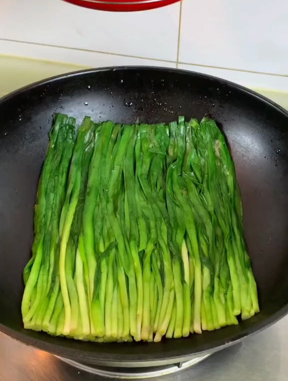 韭菜蒸鸡蛋好吃又有营养